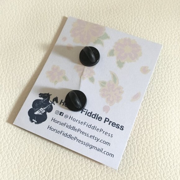 NWT Shiba Inu Geisha Enamel Pin - Picture 2 of 6